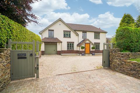 St Keyna Castle Hill, Holmesfield, Dronfield, S18 7WQ