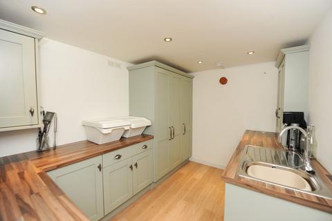 St Keyna Castle Hill, Holmesfield, Dronfield, S18 7WQ