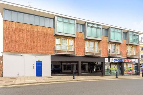 2 bedroom flat for sale, St. Ives Road, Maidenhead, Berkshire, SL6 1RJ