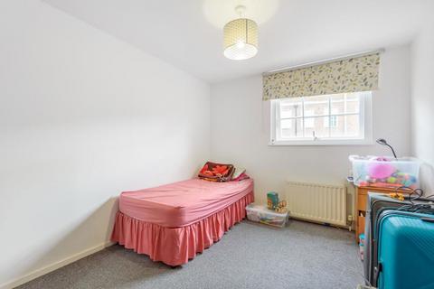 2 bedroom flat for sale, St. Ives Road, Maidenhead, Berkshire, SL6 1RJ