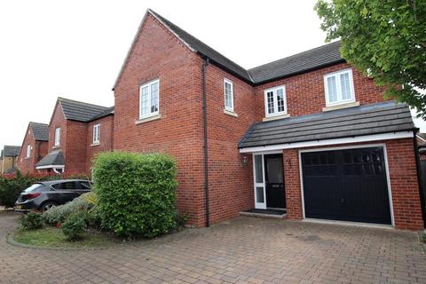 4 bedroom detached house to rent, Charlotte Way, Peterborough PE3