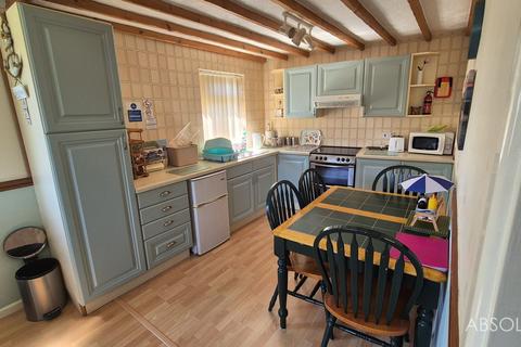 2 bedroom chalet for sale, Gillard Road, Brixham, TQ5