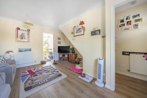 14 Clover End, Buckingham, MK18 1FT