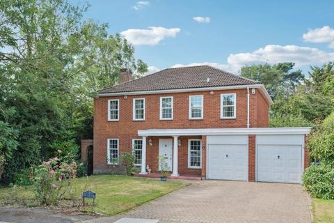 4 bedroom detached house for sale, Amberley Close, Pinner Village