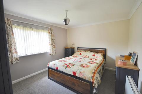 2 bedroom retirement property for sale, King Edmund Court, Gillingham