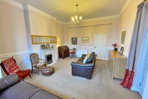 2 bedroom ground floor flat for sale, Cliff Terrace, Hunstanton