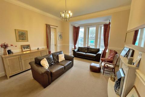 2 bedroom ground floor flat for sale, Cliff Terrace, Hunstanton