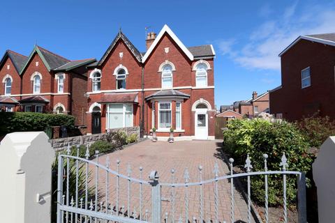 3 bedroom semi-detached house for sale, Tithebarn Road, Southport PR8