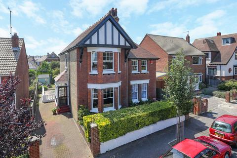 4 bedroom detached house for sale, Pierremont Avenue, Broadstairs, CT10