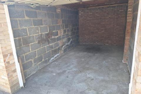 Garage to rent, Latimer Grange,  Headington,  OX3