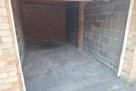 Garage to rent, Latimer Grange,  Headington,  OX3