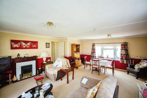 2 bedroom park home for sale, Tonbridge, Kent, TN10