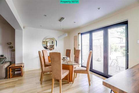 5 bedroom semi-detached house for sale, 7 Rover Avenue, Ilford, IG6
