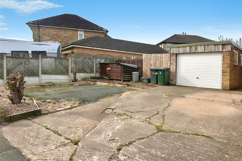 3 bedroom semi-detached house for sale, Leafield Avenue, Longwood, Huddersfield, West Yorkshire, HD3