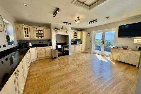 3 bedroom detached house for sale, Garnfadryn, Pwllheli