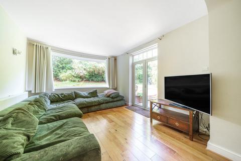 5 Beaufort Close, London, W5 3EE