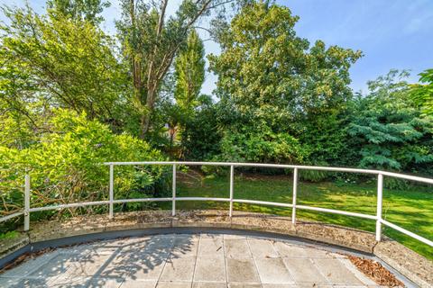 5 Beaufort Close, London, W5 3EE