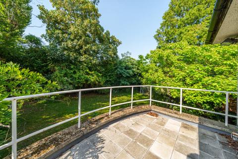 5 Beaufort Close, London, W5 3EE