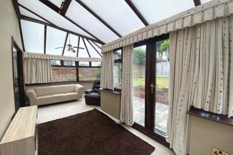 5 bedroom detached house to rent, Shrubbery Close, Sutton Coldfield B76