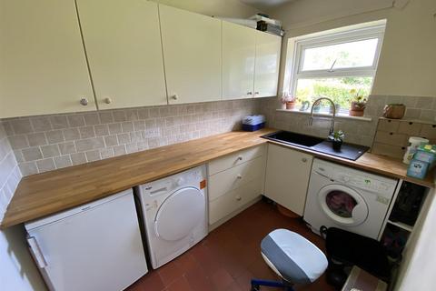 10 Brynymor, Five Roads, Llanelli, SA15 5DX