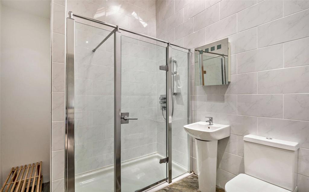 Bed 2 En Suite