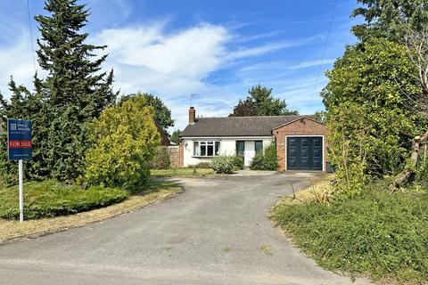 3 bedroom detached bungalow for sale, Blacksmiths Lane, Lower Moor, Pershore, Worcestershire