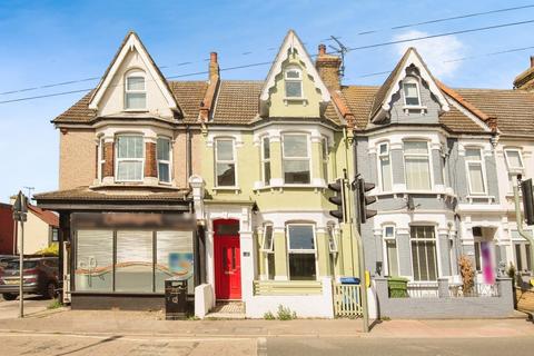 37 Main Road, Queenborough, ME11 5BW