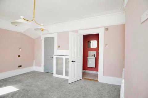 37 Main Road, Queenborough, ME11 5BW