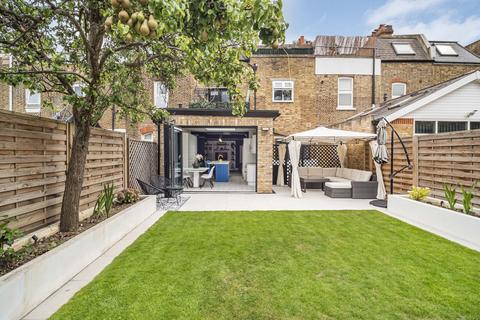 3 bedroom maisonette for sale, Trinity Road, London, SW17