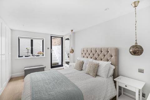Flat 1, 153 Trinity Road, London, SW17 7HJ