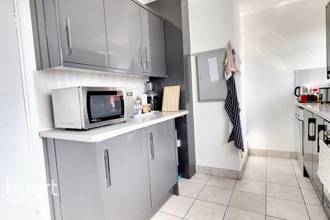 2 bedroom flat for sale, Grangewood Street, London