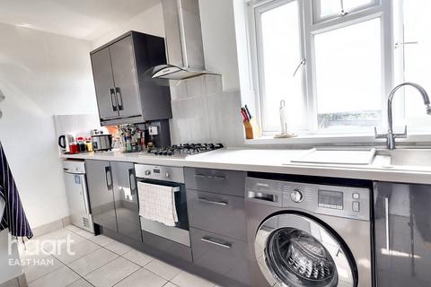 2 bedroom flat for sale, Grangewood Street, London