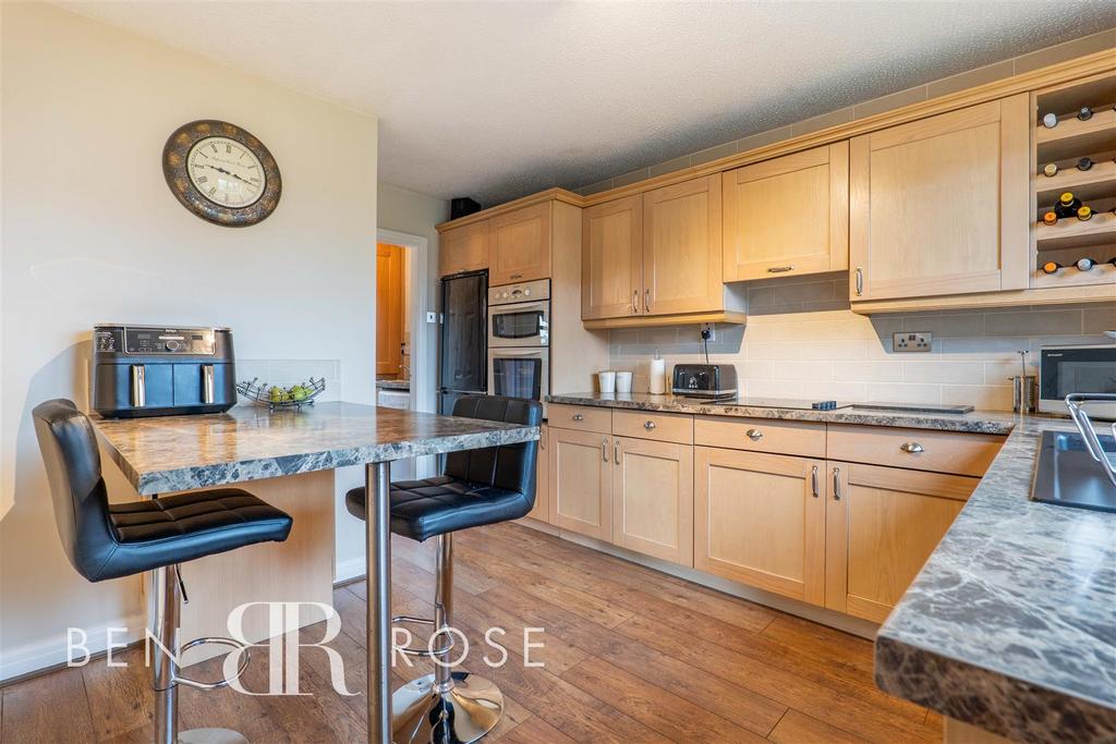 Kitchen/Breakfast Room