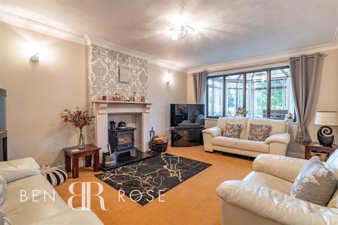 4 bedroom detached house for sale, Pear Tree Avenue, Coppull, Chorley