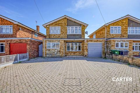 4 bedroom detached house for sale, Tavistock Road, Basildon, SS15