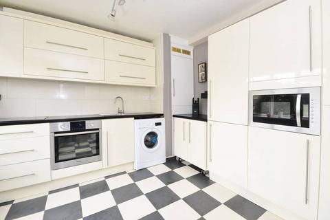 3 bedroom end of terrace house to rent, Stroud Crescent, Roehampton, London, SW15