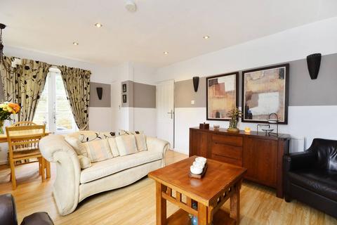 3 bedroom end of terrace house to rent, Stroud Crescent, Roehampton, London, SW15