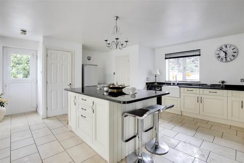 3 bedroom detached house for sale, Flawforth Lane, Ruddington NG11