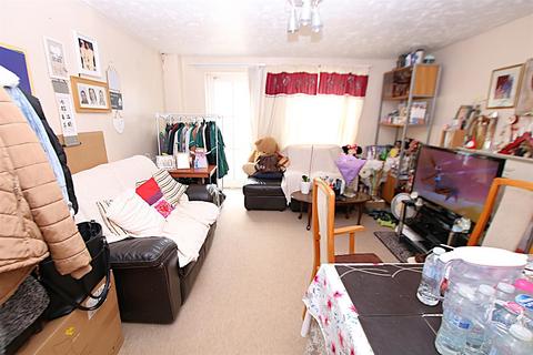 2 bedroom end of terrace house for sale, Butts Croft Close, East Hunsbury