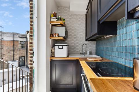 2 bedroom flat to rent, Kings Court, Hamlet Gardens, London