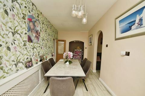 4 bedroom end of terrace house for sale, Hibbert Crescent, Manchester M35