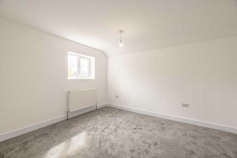 6 Bingham Road, Burnham, Slough, SL1 7ED