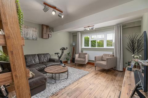 127 Warkton Lane, Barton Seagrave, Kettering, NN15 5AP