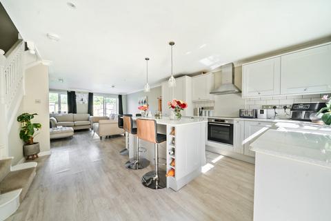 2 Leaside, Northchapel, Petworth, GU28 9HD