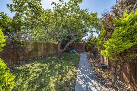 3 bedroom end of terrace house for sale, Seymour Avenue, Morden