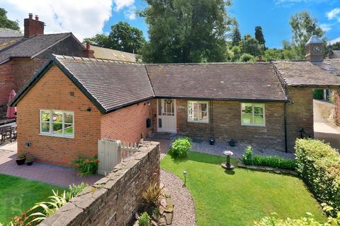 3 bedroom cottage for sale, Oaklands Court, Docklow