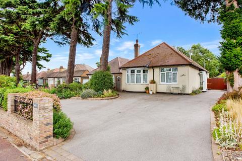 3 bedroom detached bungalow for sale, Victoria Avenue, Southend-on-sea SS2