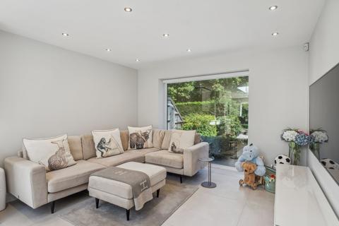 101 Amersham Road, Beaconsfield, HP9 2EH