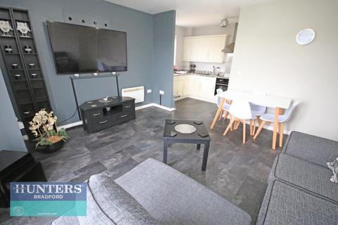 2 bedroom flat to rent, Bramall House, Chapman Road Thornbury, Bradford, West Yorkshire, BD3 7FF