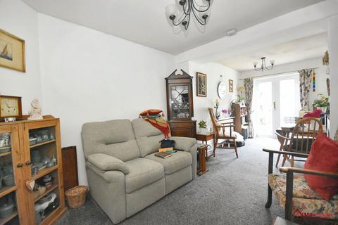 Flat 2, 40 Copse Close, East Grinstead, RH19 3EF